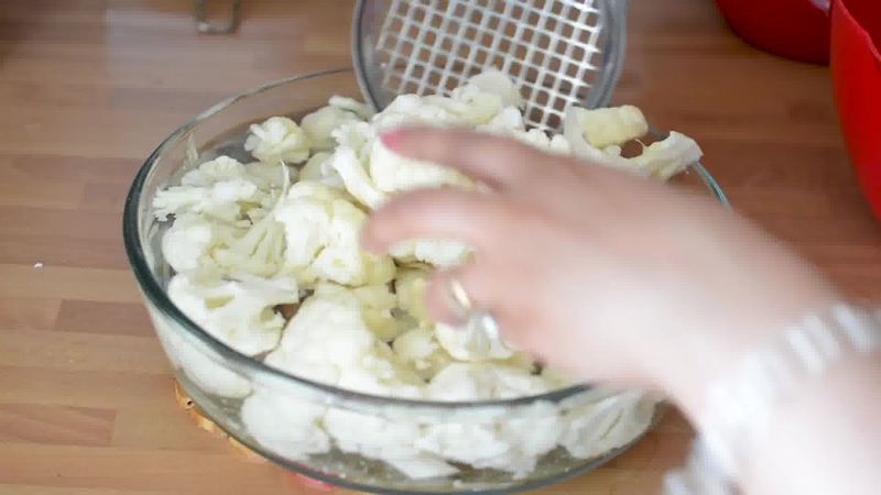 Image of the recipe cooking step-1-2 for Dhaba Style Dry Aloo Gobi - Potato and Cauliflower