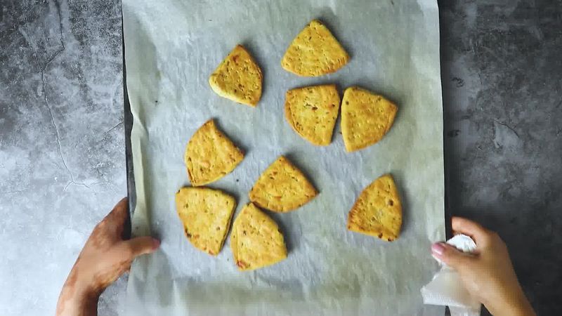 Image of the recipe cooking step-6-4 for Cheese Garlic Masala Mathri (Fried, Air Fryer, Baked Recipe)