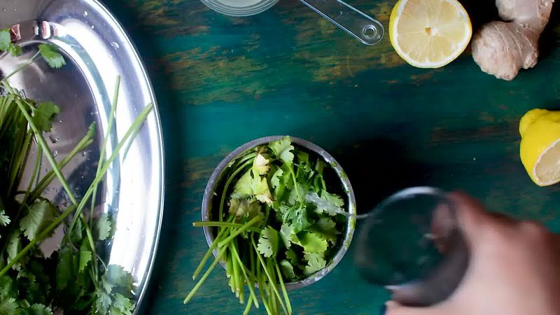 Image of the recipe cooking step-2-1 for Coriander Chutney – Hare Dhaniye Ki Chutney (3 Ways)