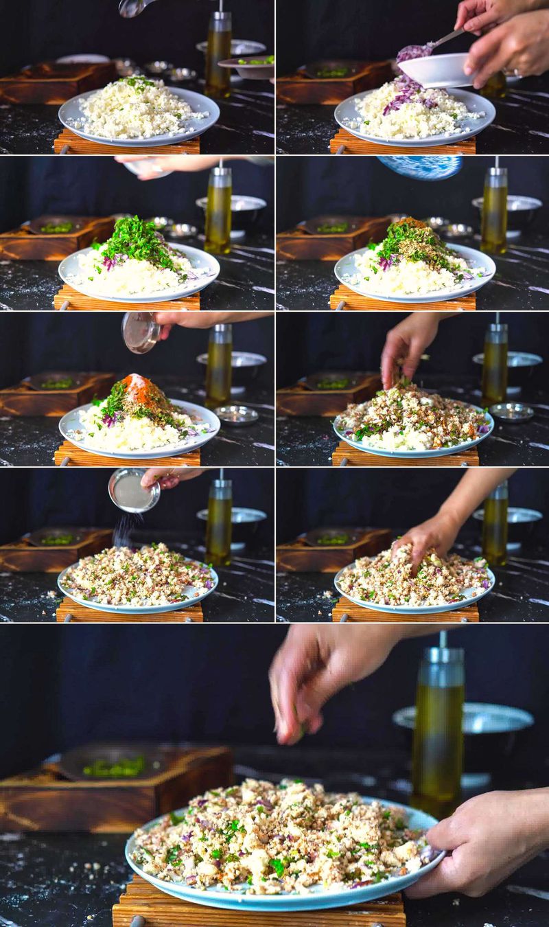 Image of the recipe cooking step-2-1 for Paneer Paratha