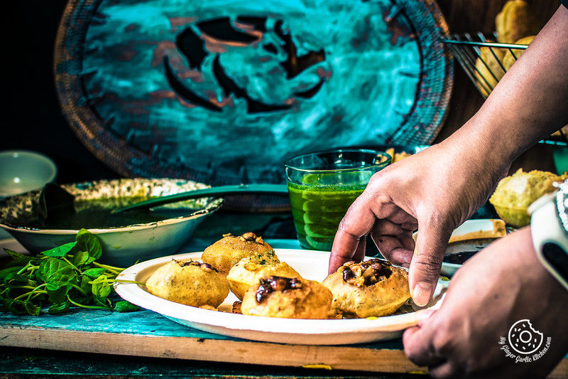 pani puri served in a plate