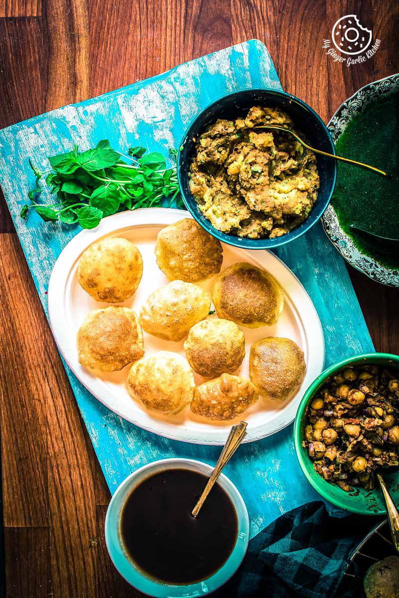 pani puri served in a plate