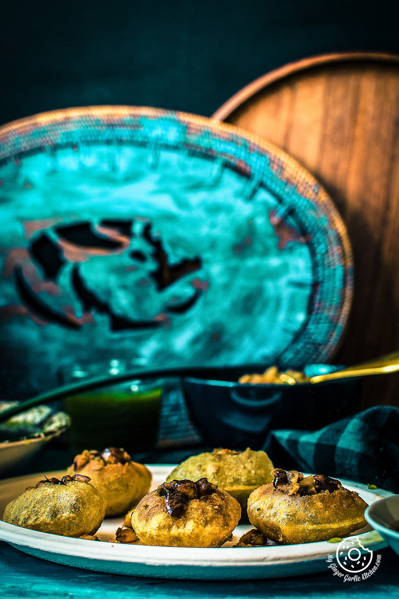 pani puri served in a plate