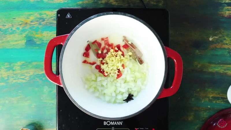 Image of the recipe cooking step-2-7 for Peach Chutney