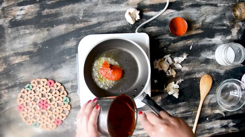 Image of the recipe cooking step-1-5 for Rajasthani Lehsun Ki Chutney - Garlic Chutney (2 Ways)