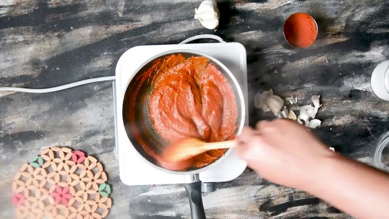 Image of the recipe cooking step-1-6 for Rajasthani Lehsun Ki Chutney - Garlic Chutney (2 Ways)