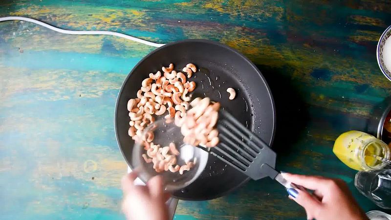 Image of the recipe cooking step-1-3 for Restaurant Style Kaju Curry - Cashew Curry - Kaju Masala