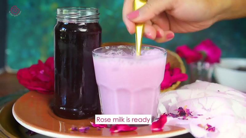 Image of the recipe cooking step-3-4 for How to make Rose Syrup