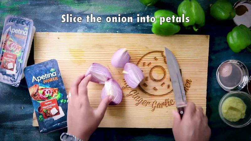 Image of the recipe cooking step-1-1 for Paneer Tikka