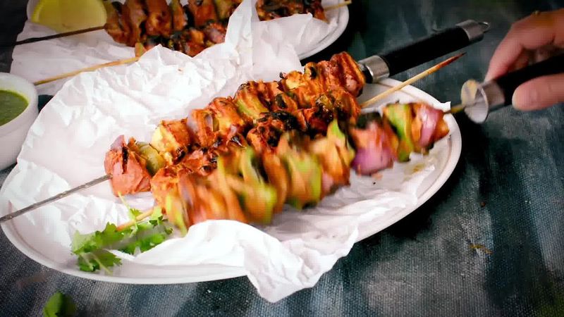 Image of the recipe cooking step-7-1 for Paneer Tikka