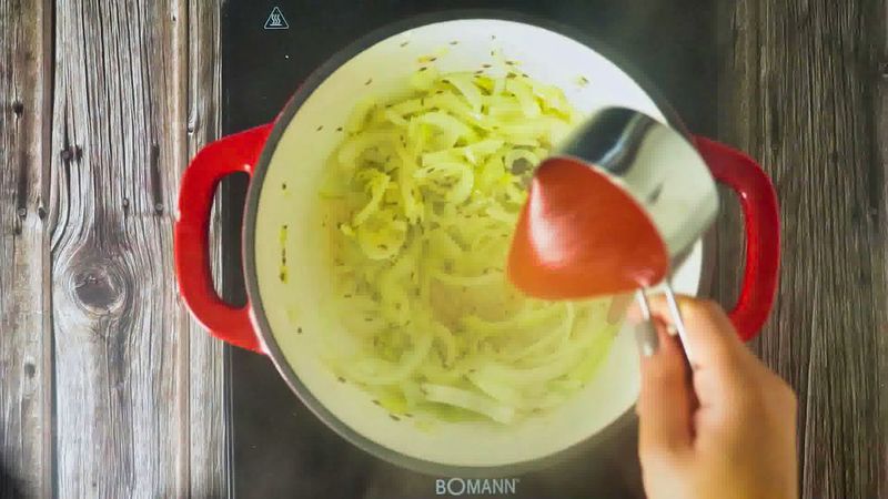 Image of the recipe cooking step-1-6 for Vegetable Jalfrezi