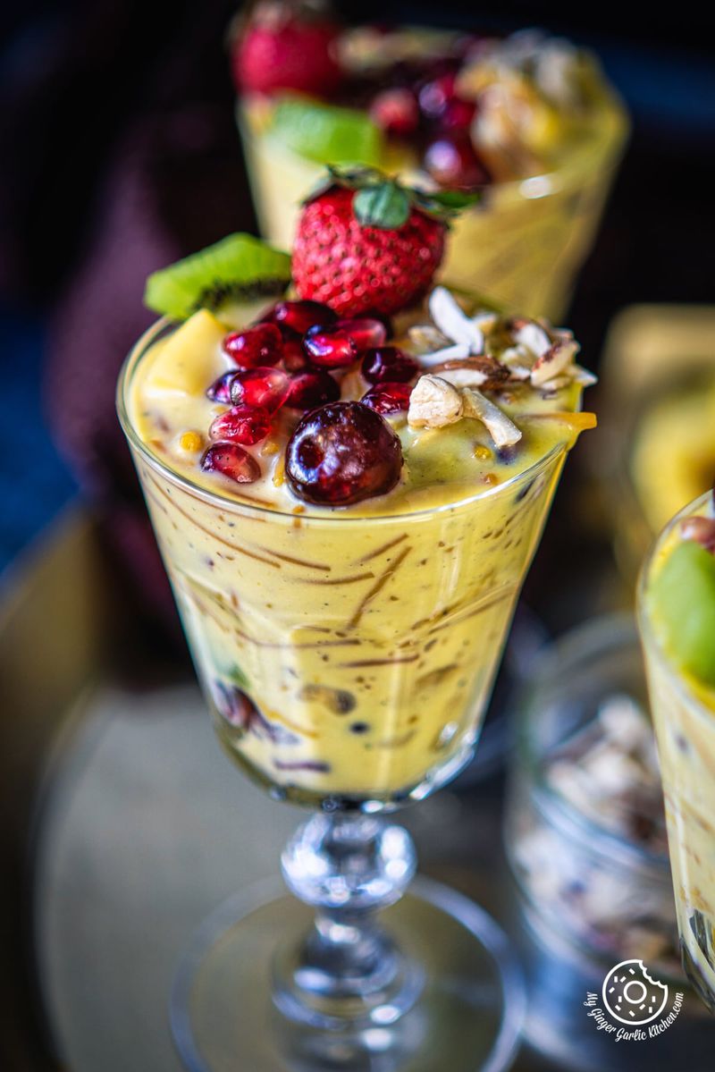 closeup shot of vermicelli fruit custard glass